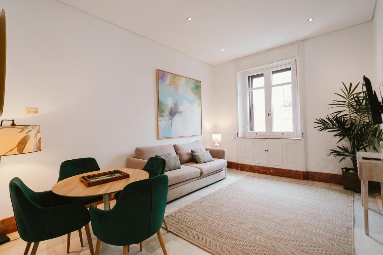 Bright And Cozy-1Bd 1Bth & 2Bd 1Bth- La Giralda Apartment Sevilla Bagian luar foto