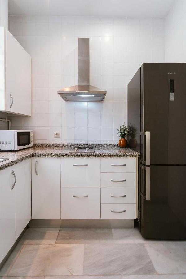 Bright And Cozy-1Bd 1Bth & 2Bd 1Bth- La Giralda Apartment Sevilla Bagian luar foto