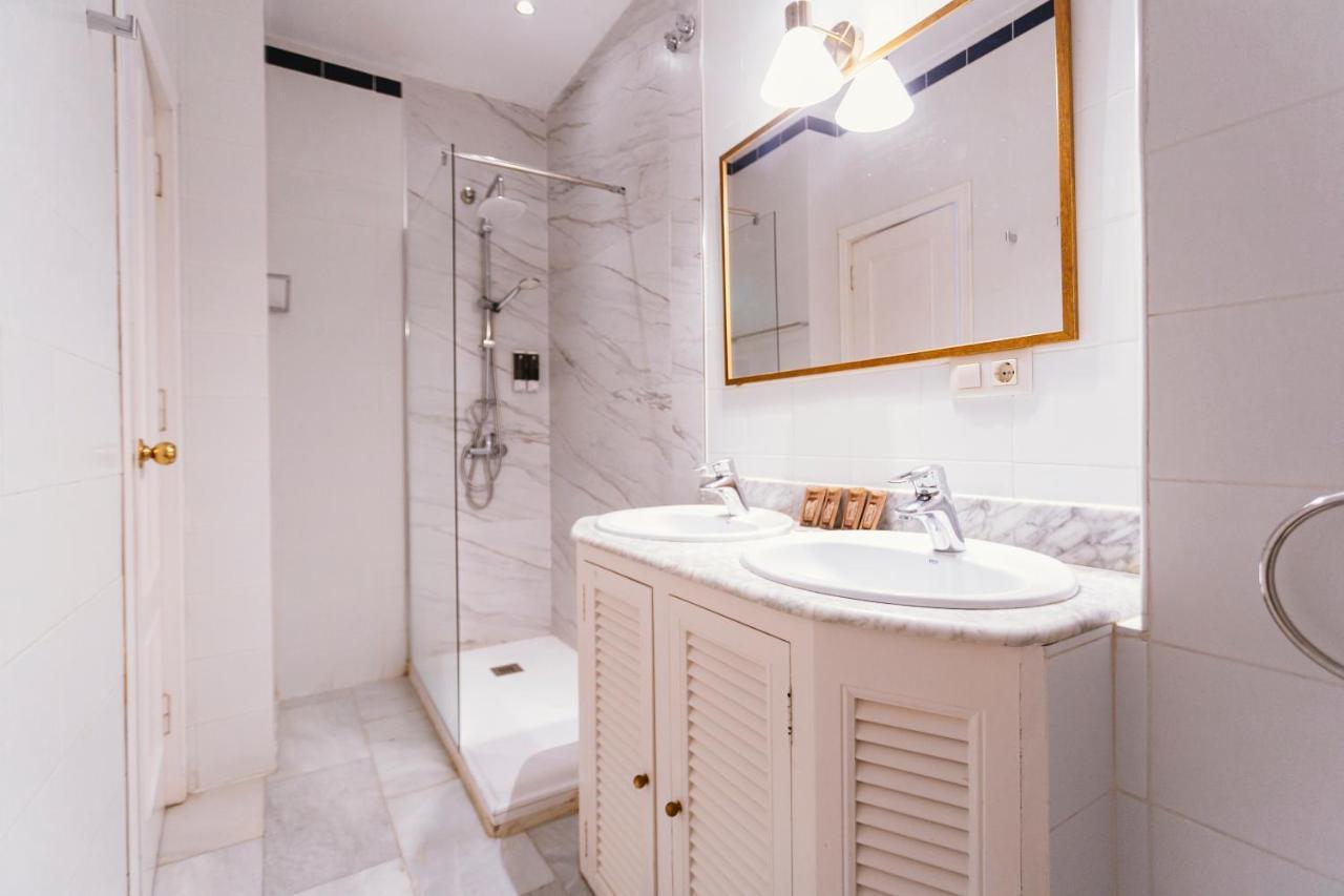 Bright And Cozy-1Bd 1Bth & 2Bd 1Bth- La Giralda Apartment Sevilla Bagian luar foto
