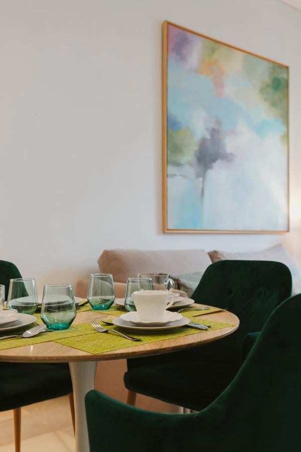 Bright And Cozy-1Bd 1Bth & 2Bd 1Bth- La Giralda Apartment Sevilla Bagian luar foto