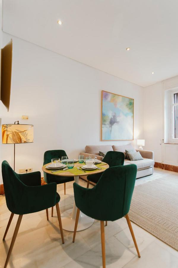 Bright And Cozy-1Bd 1Bth & 2Bd 1Bth- La Giralda Apartment Sevilla Bagian luar foto