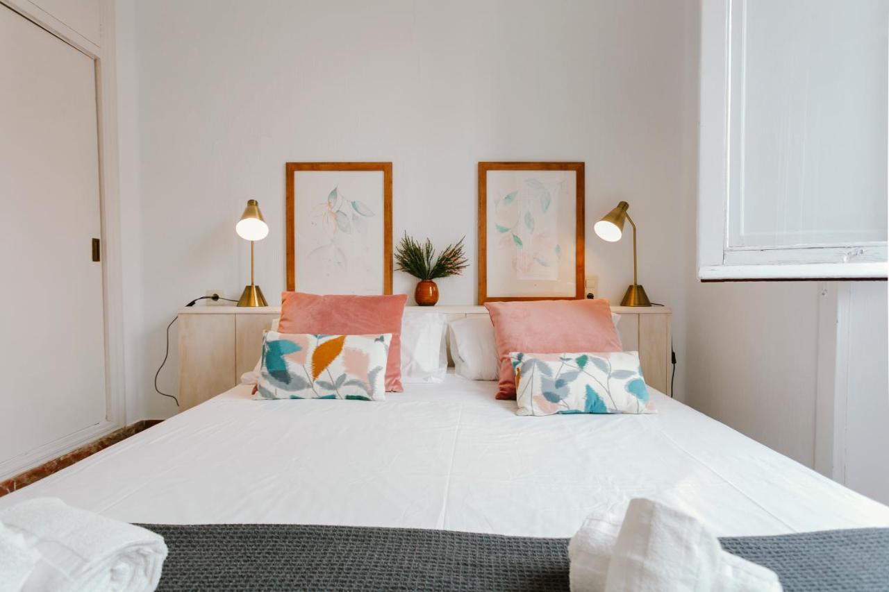 Bright And Cozy-1Bd 1Bth & 2Bd 1Bth- La Giralda Apartment Sevilla Bagian luar foto