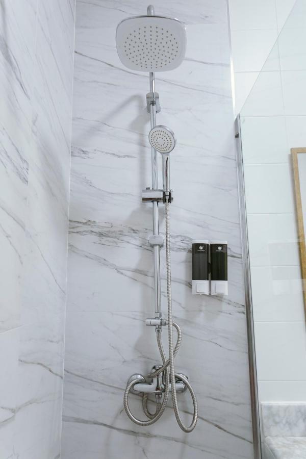 Bright And Cozy-1Bd 1Bth & 2Bd 1Bth- La Giralda Apartment Sevilla Bagian luar foto